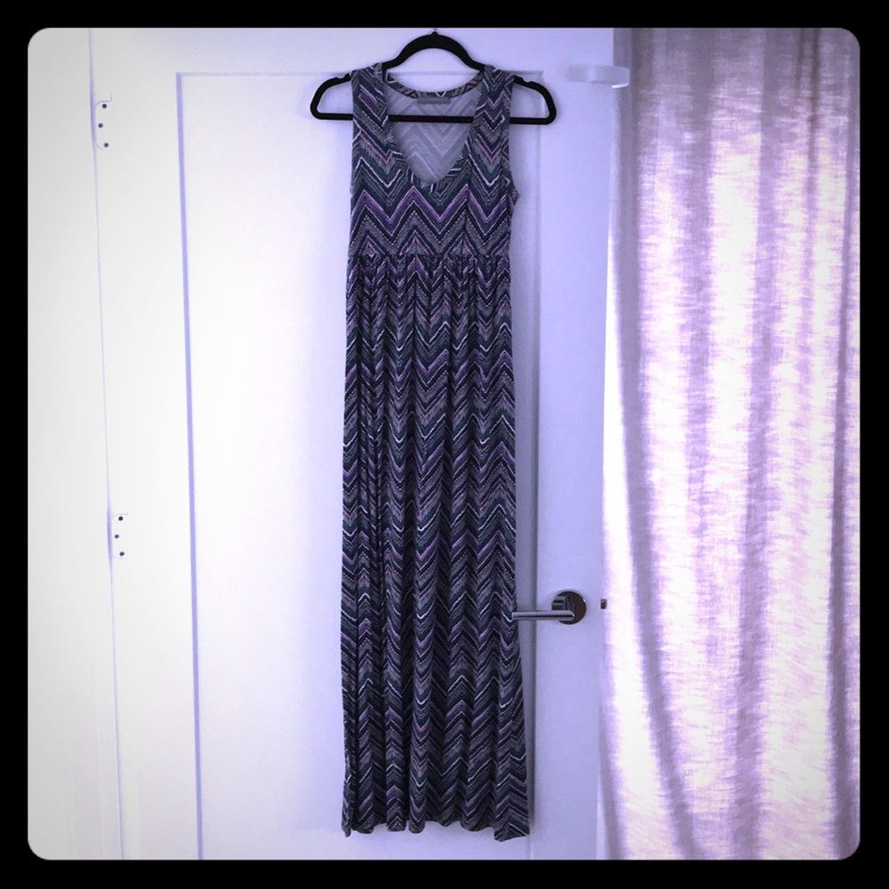 MATERNITY: Loveappella chevron maxi dress